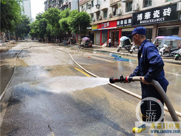 今天一大早合川開始清淤排水(圖1)