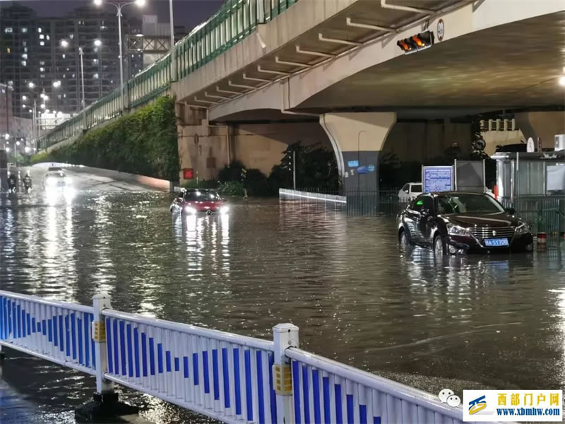 今晚南寧市區暴雨來襲電閃雷鳴，未來一周，這些地方還將有強降雨(圖1)