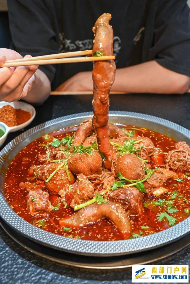 銀川這家羊蝎子火鍋不能忍，飯點就滿座(圖1)