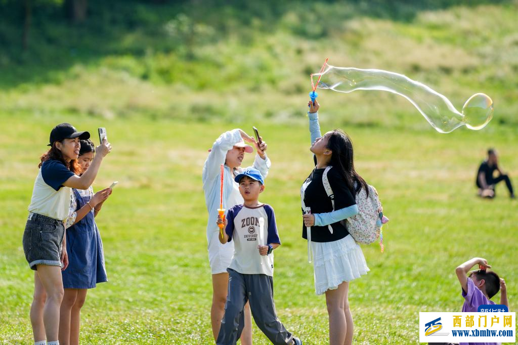 重慶武隆：避暑休閑游升溫(圖1)