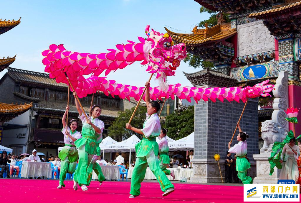 第二屆傳統(tǒng)體育國(guó)際交流大賽舞龍舞獅比賽落幕(圖3)